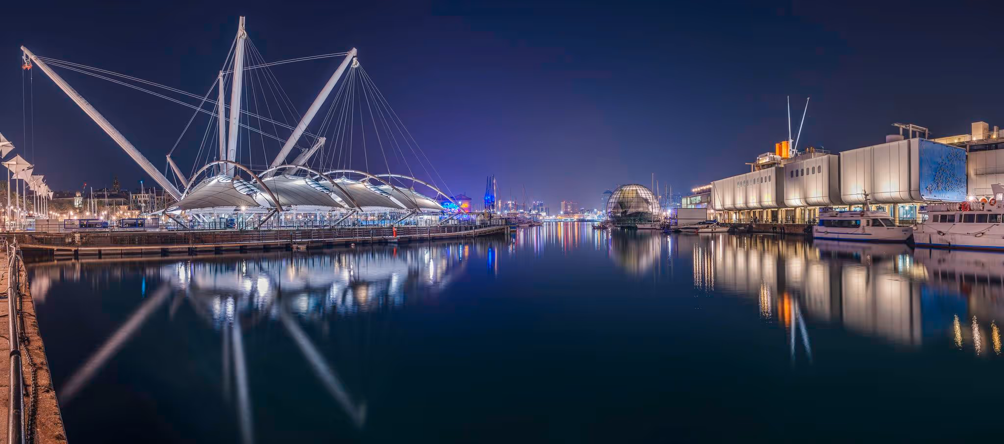 Porto Antico di Genova di notte